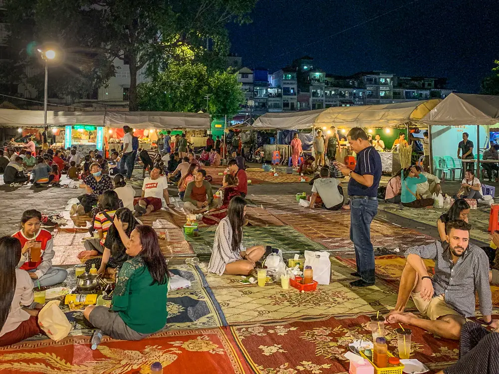 Phnom Penh Market eating area 