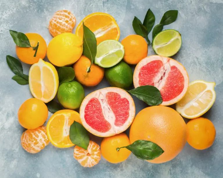 Pomelo vs Grapefruit What's the Difference? The Roaming Fork