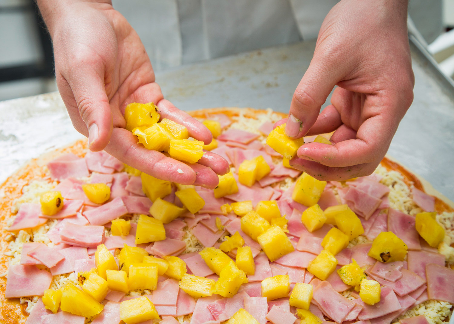 Pineapple Pizza Debate: Delicious stuffing or cooking crime?